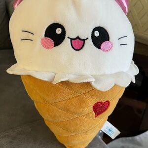 😍White and Tan Stuffed Animal Ice Cream Cone Toy